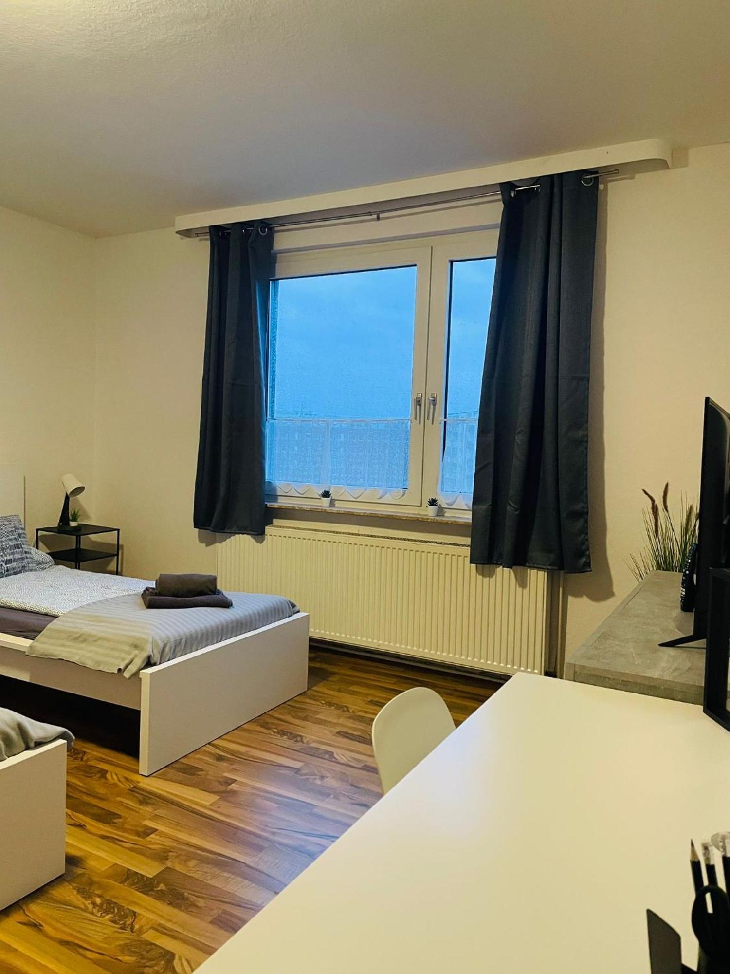Quartier 7 - Zentral Gelegene Ferienwohnung Mit Stadtblick Bremerhaven Exteriör bild